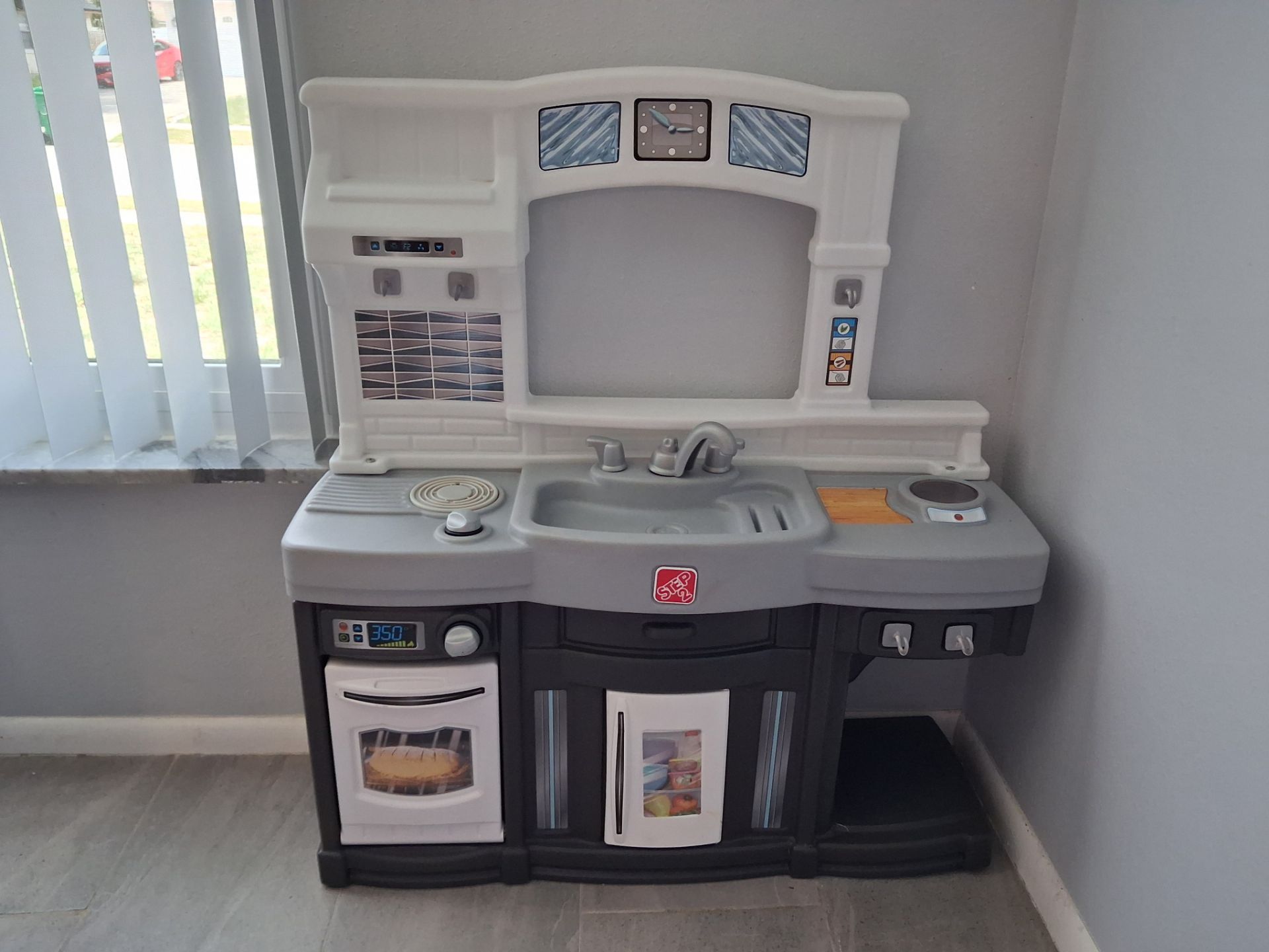 Little Tykes Step 2 Kitchen