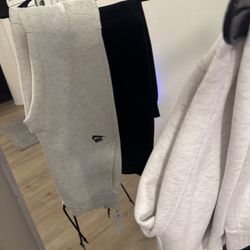 Nike Tech Joggers