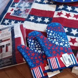 Brand New..10 PCs Kitchen Set Of Stars & Stripe