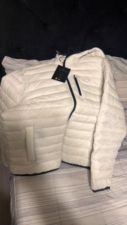 Hollister puffer