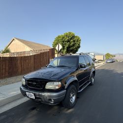 2002 Ford Explorer
