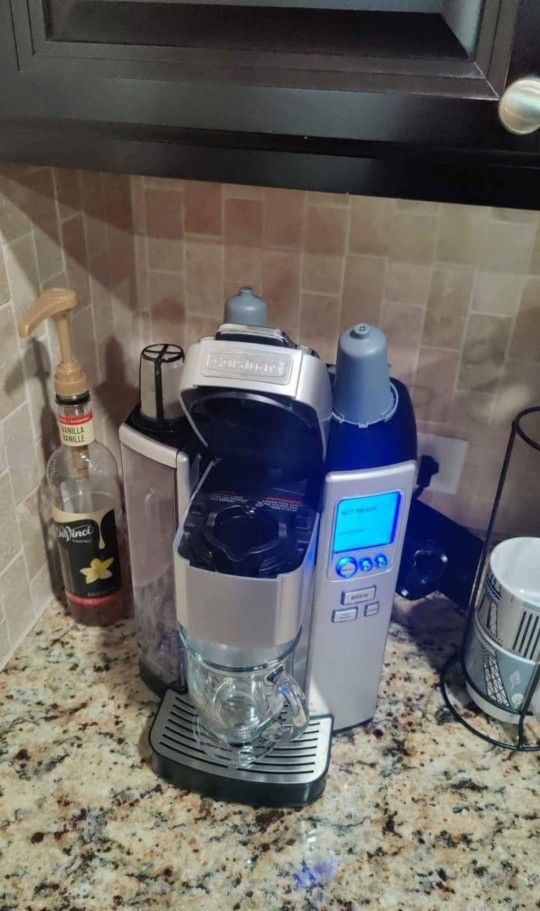 Cuisinart Coffee Maker, Single Serve 72-Ounce Reservoir Coffee Machine, Programmable Brewing