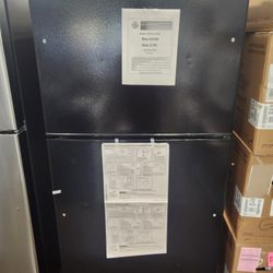 21.1 cu. ft. Top Freezer Refrigerator in Black, ENERGY STAR