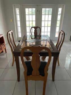 Dining set for 4