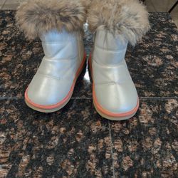 Size 7 Toddler Snow Boots 