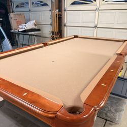 Pool Table / Pool Sticks