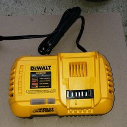 Dewalt 20v Yellow Fast Charger Brand New 