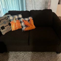 Posting For A Friend / Price Is Not Set Make A Offer For Everything 