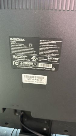 39” Insignia LCD TV (NS-39L240A13) – $30
