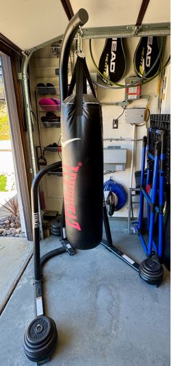Everlast Heavy Bag with Freestanding Stand