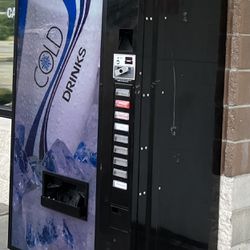 Dixie Narco Can Vending Machine, Model: DN501E