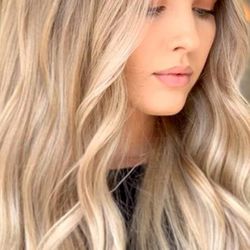 Blonde Long Beige Wavy Wigs for Women Natural Looking