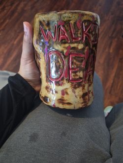 Skull Horror Figural Ceramic Mug “WALKING DEAD” Hand Painted Glossy