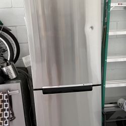 Samsung 11.3 cu. ft., 24" Bottom Freezer Refrigerator RB10FSR4ESR