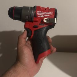 Milwaukee M 12 Fuel Hammer Drill