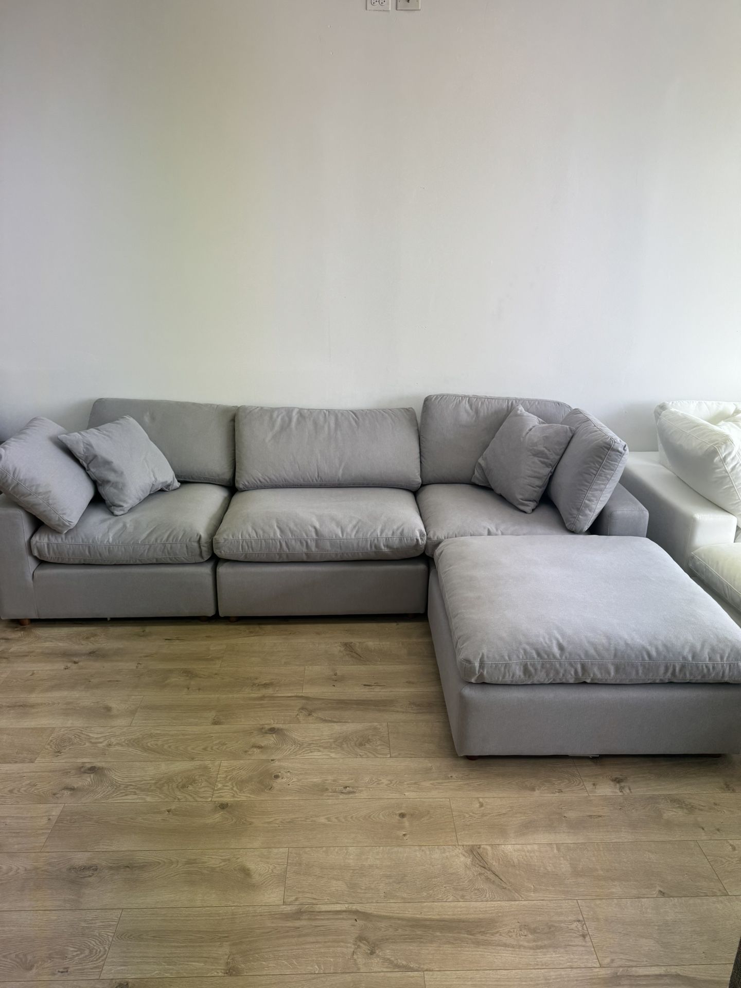 Luxury Feeling, Everyday Price, Cloud Couch