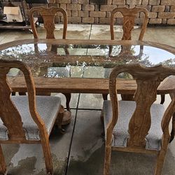 Dining table With 6 Chairs 