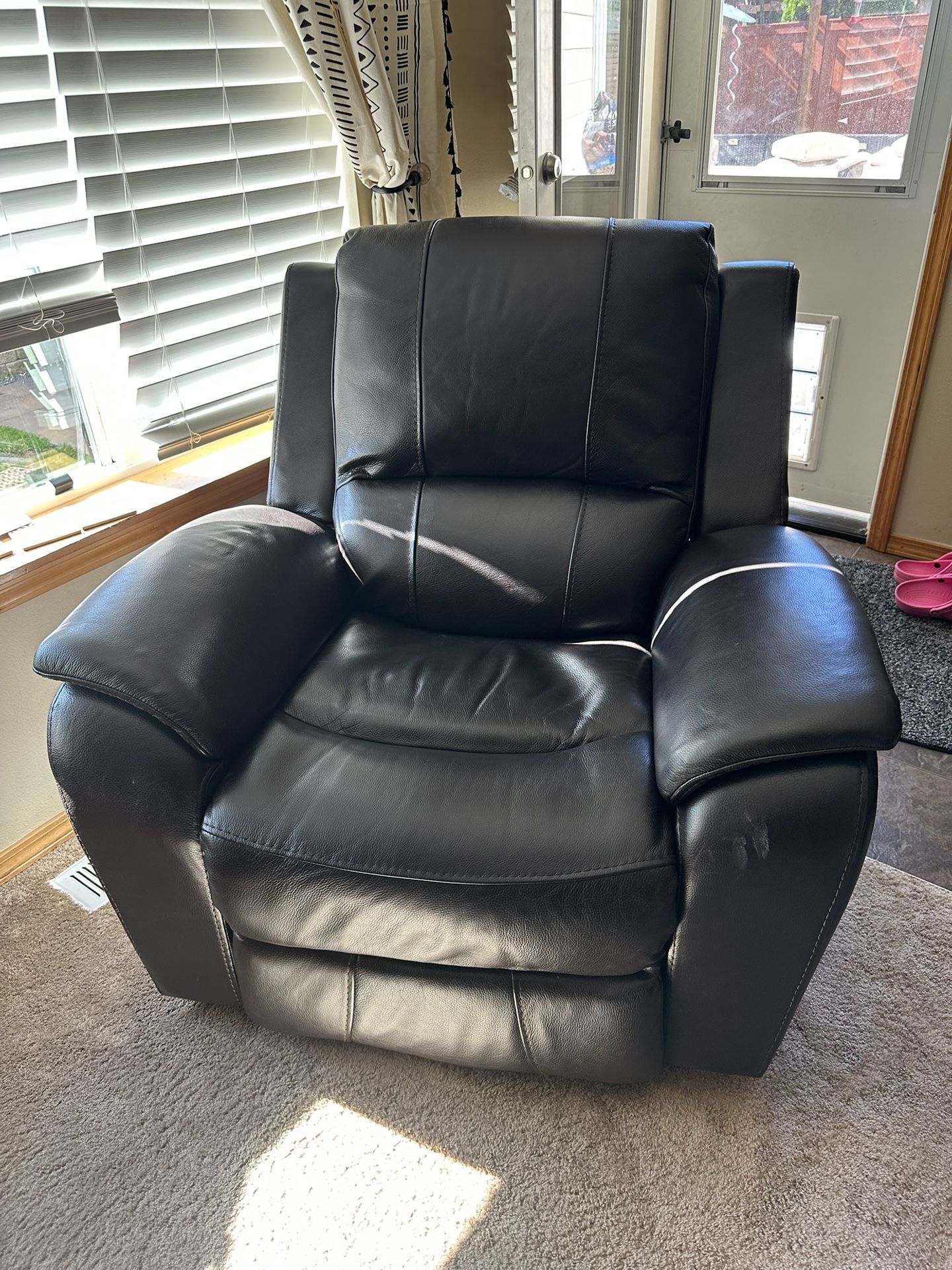 Macy’s electric Leather Recliner