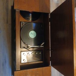 Sears 1970's Am Fm Vinyl Record Player  With 9 Records