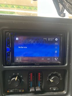 Pioneer touch screen radio