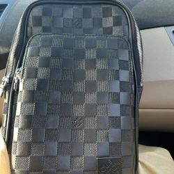 Men’s Louis Vuitton, Sling bag 