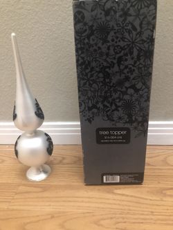 Vintage Tree Topper Christmas Onyx & Ice. Condition is "Used". Size is 12”