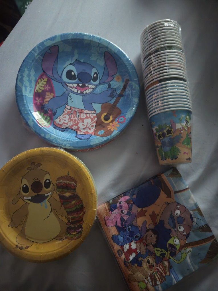 Disney Lilo & Stitch Round Paper Dessert Plates - 7" (Pack of 8) - Vibrant Design,