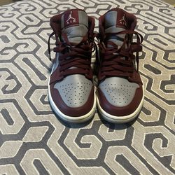 Jordan 1 Mid Cherrywood Red Size 8.5
