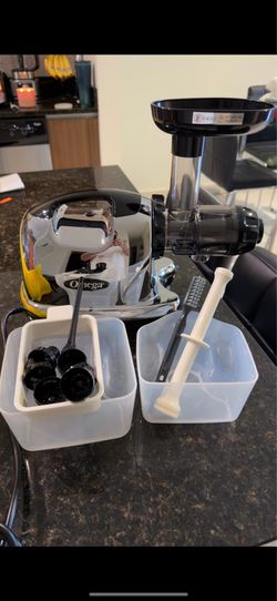 Omega Juicer Premium