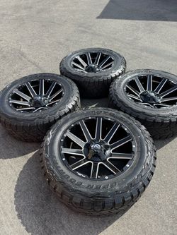 Fuel Contra 8x180 22” Wheels With 37” Toyo R/T Tires