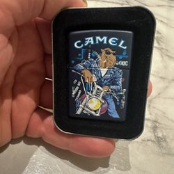 Joe Camel Zippo 239CML 255 C JOE HANDLB
