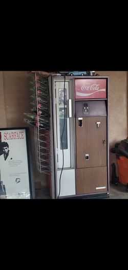 Vintage 70s Coke machine