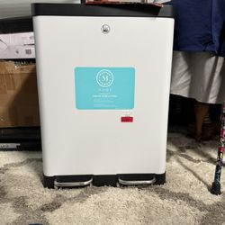 Dual Slot Trash/ Recycling Bin 