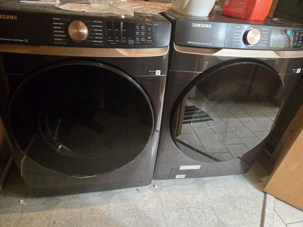 Samsung Smart Washer + Gas Dryer Set – Excellent Condition – Brushed Black – $1,0000
