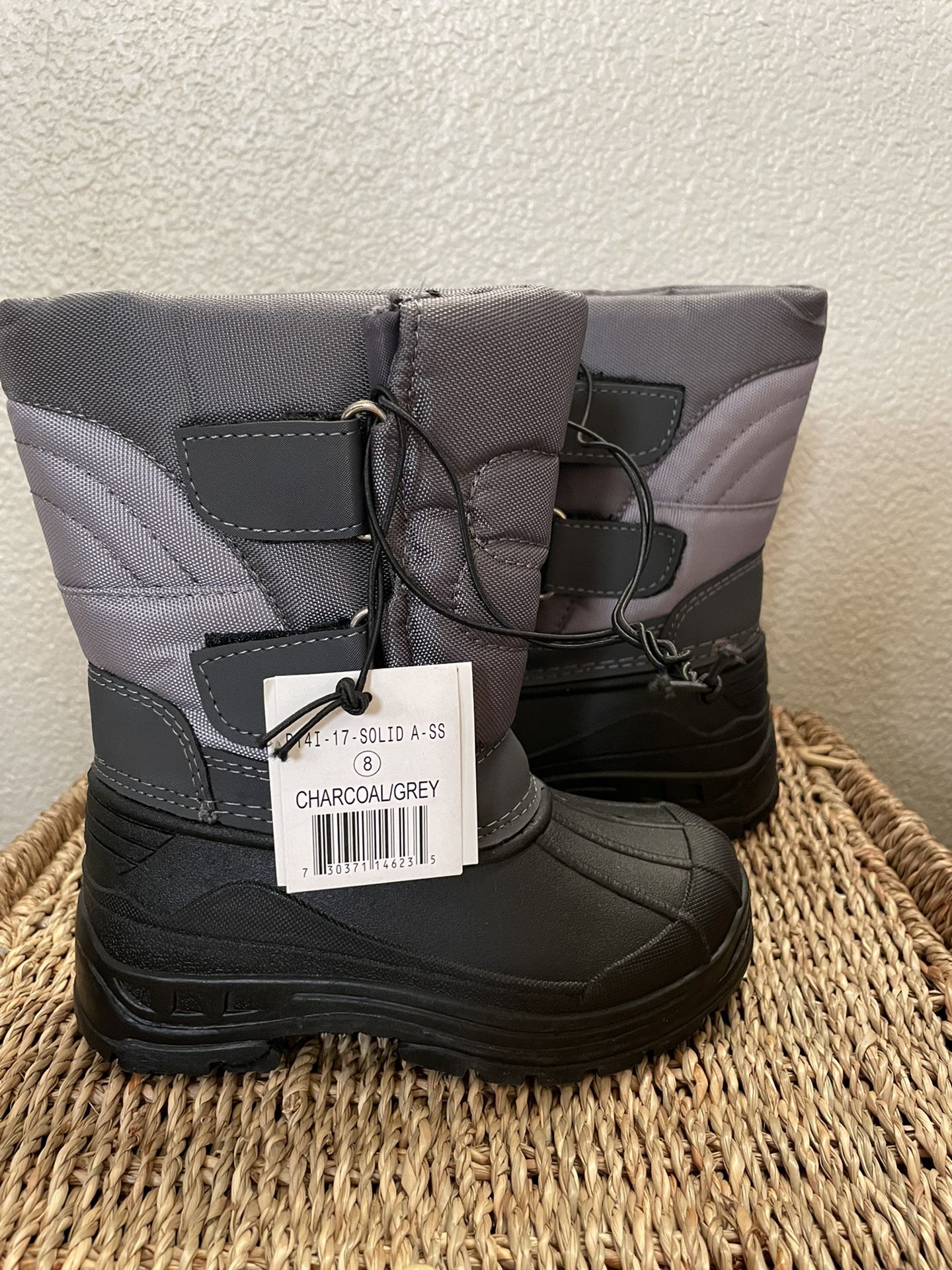 Boy Rain Boots / Size 8
