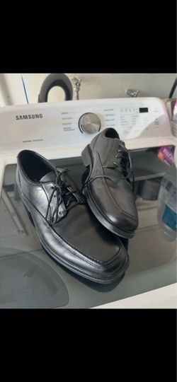 Men’s black dress shoes size 9