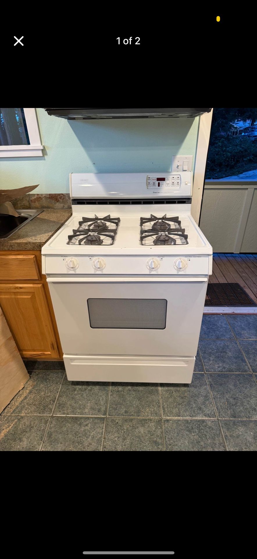 Magic chef Gas Range in White