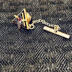 vintage NAA Pin/tietac.