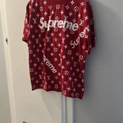 Women’s Tees Size l