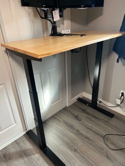 Desk adjustable