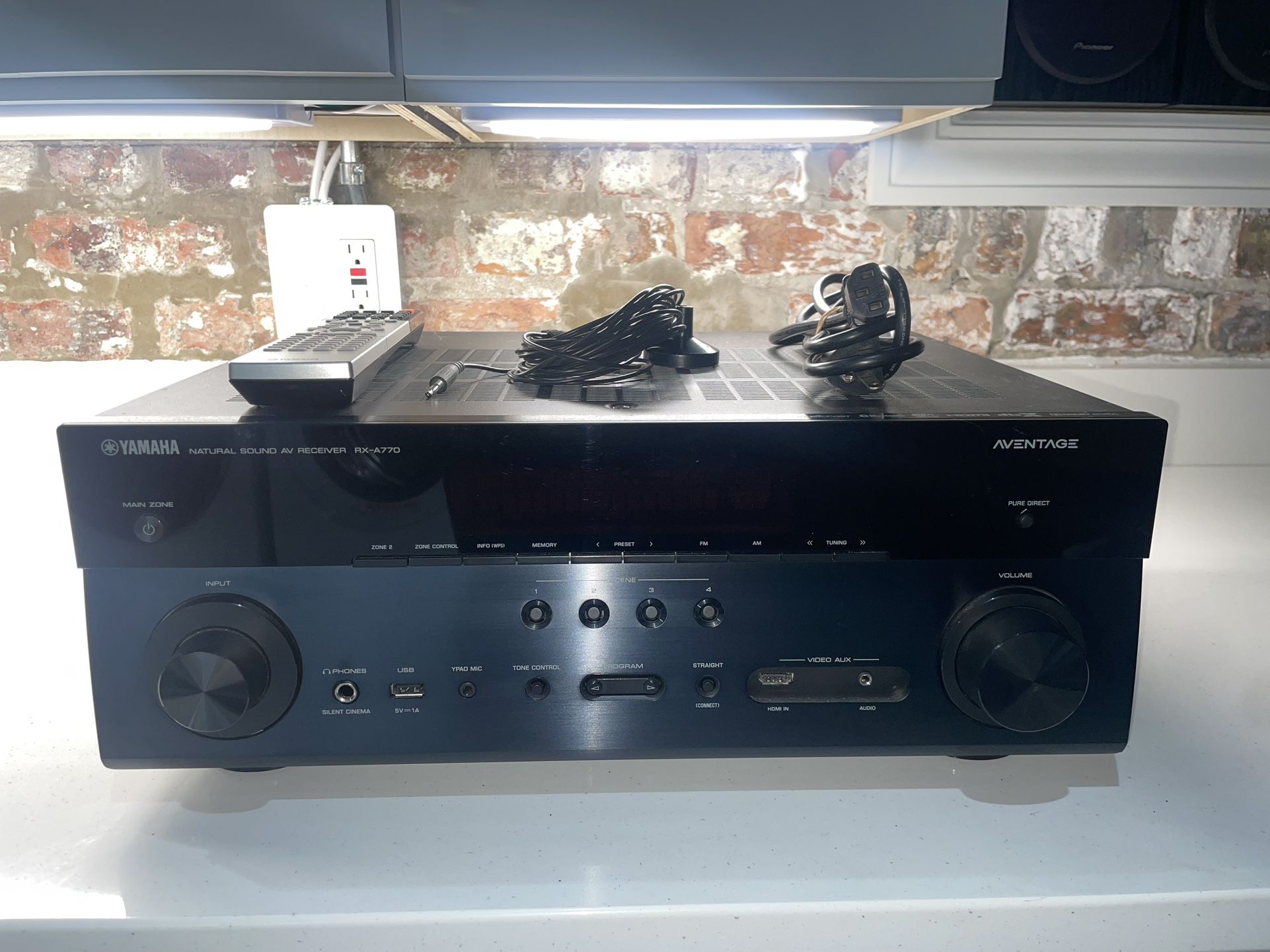 Yamaha RX-A770 7.2 AV Receiver Bundle w/ Remote, Power Cable & YPAO Mic