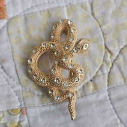 Vtg Coiled Snake Brooch / GOLD TONE