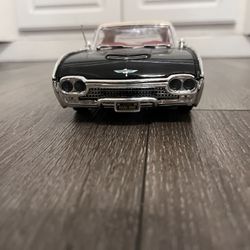 Diecast 1/18 Scale Welly 1962 Ford Thunderbird  Great Condition 
