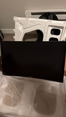 Samsung 28 inch curved monitor with charging