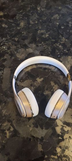 Beats Solo Headphones 🎧