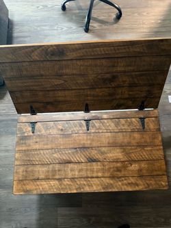 Coffee Table w/ Lift Top