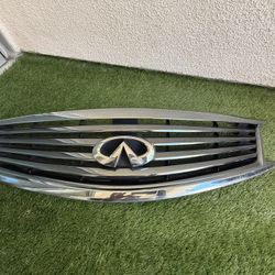 2012 Infiniti G37 Grill