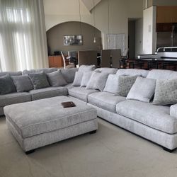 Rawcliffe Parchment Modular Sectional /couch /Living room set