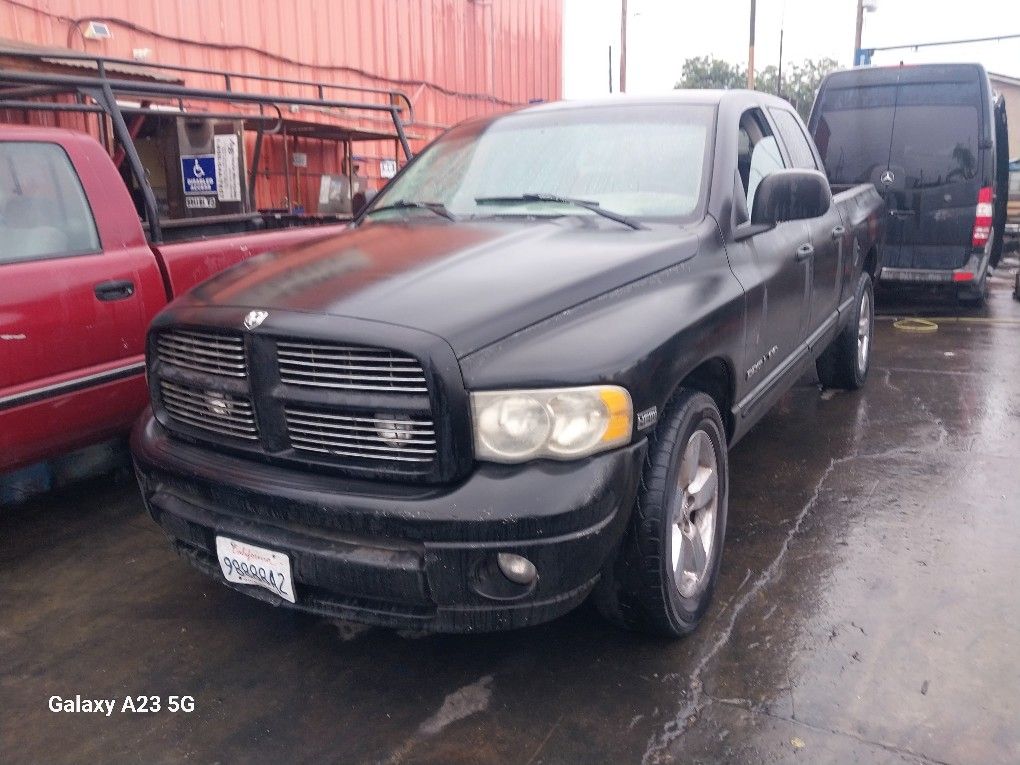2004 Dodge 1500  Truck For Parts 