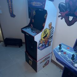 Arcade Game - PAC-Man Includes 14 Games. 